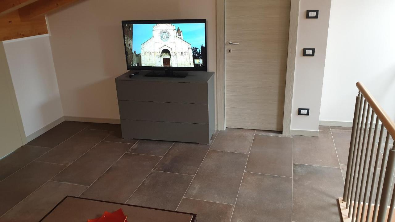 Dimora Rosso San Zeno - Wifi Veloce E Adatto Per Famiglie Werona Zewnętrze zdjęcie