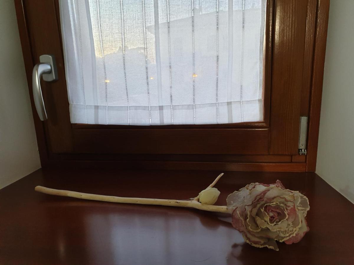 Dimora Rosso San Zeno - Wifi Veloce E Adatto Per Famiglie Werona Zewnętrze zdjęcie